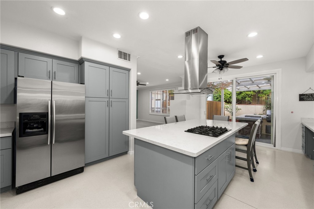 1015 La Salle Circle