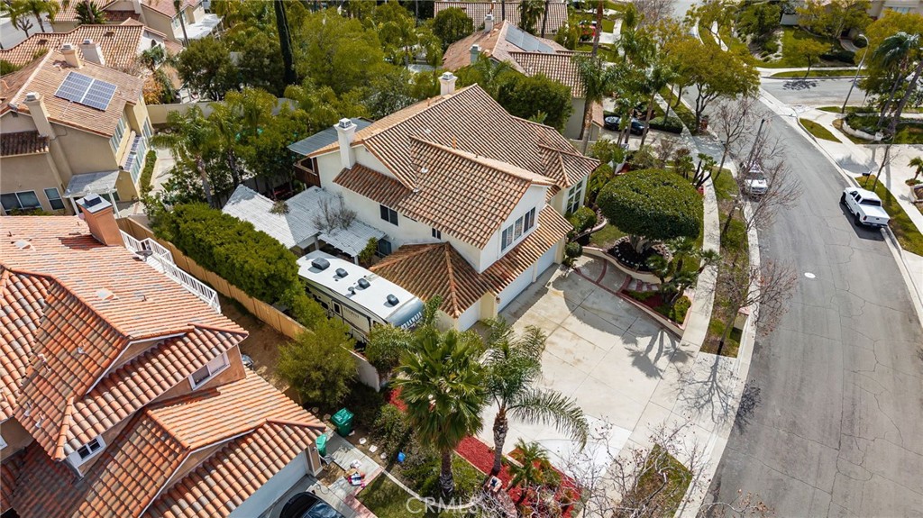 1015 La Salle Circle