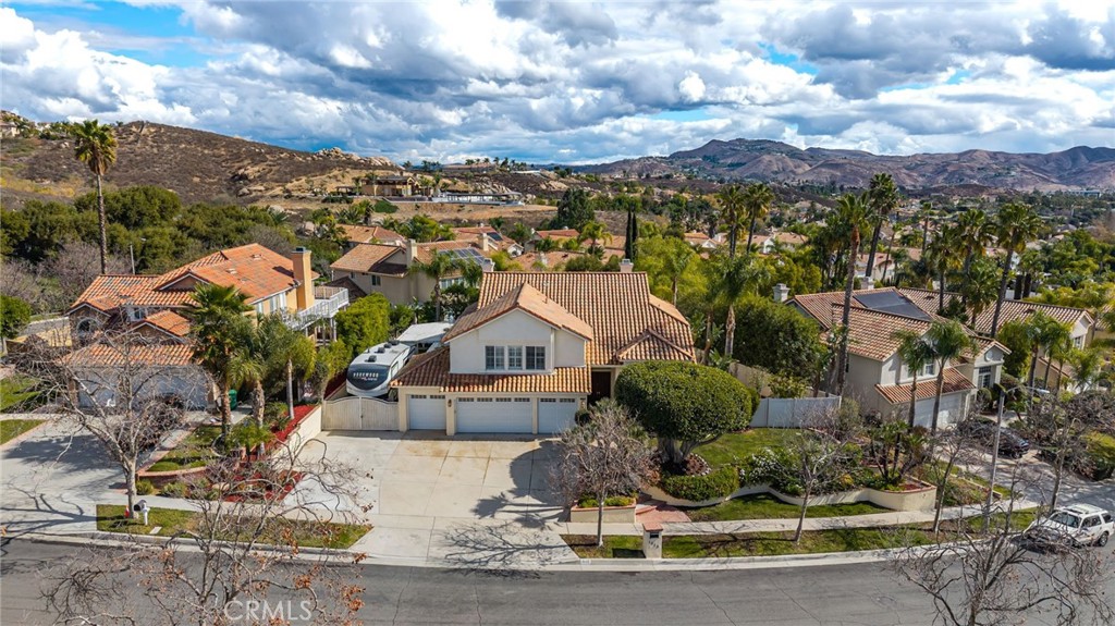 1015 La Salle Circle