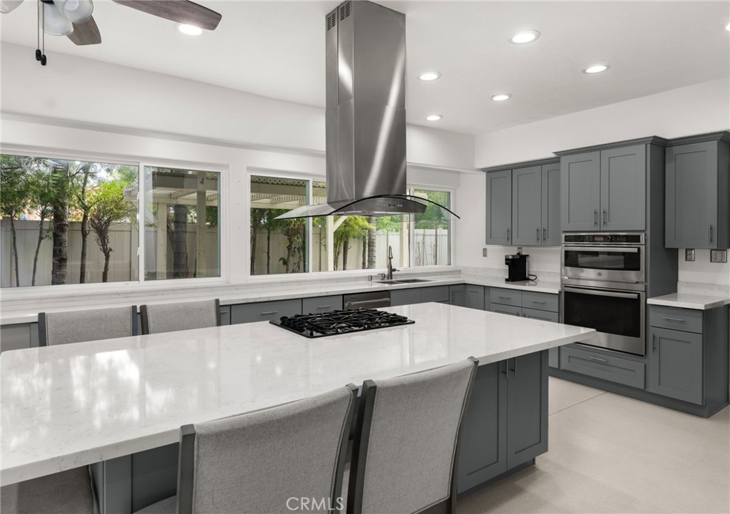 1015 La Salle Circle