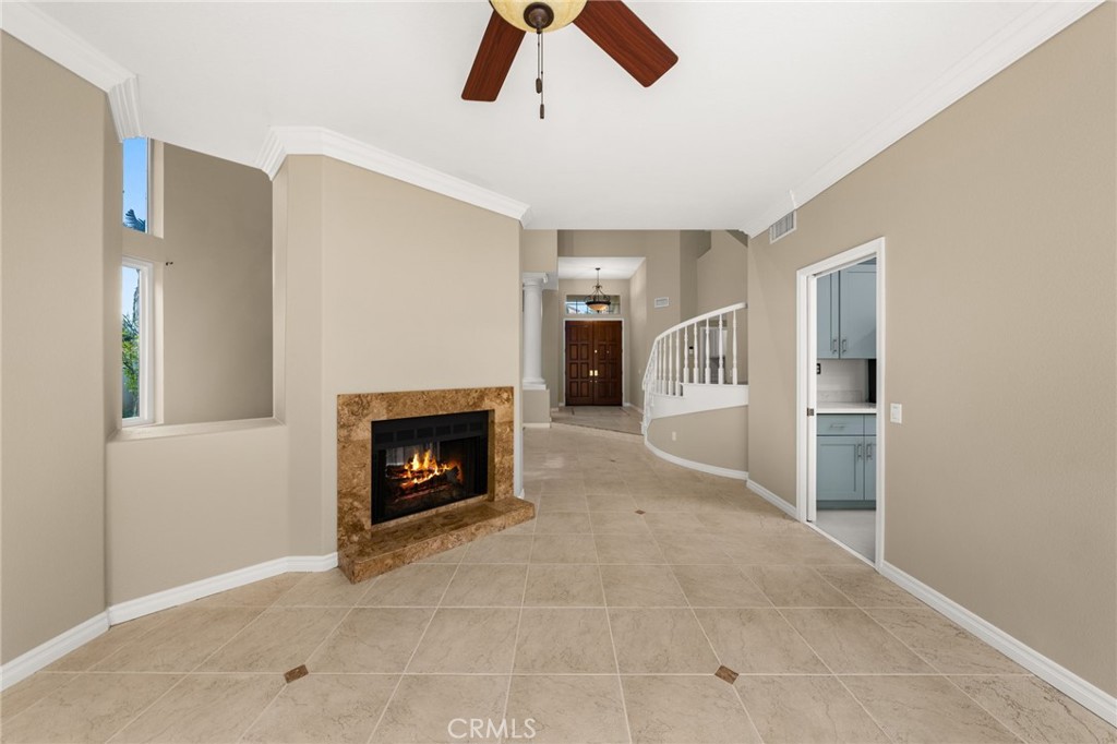 1015 La Salle Circle