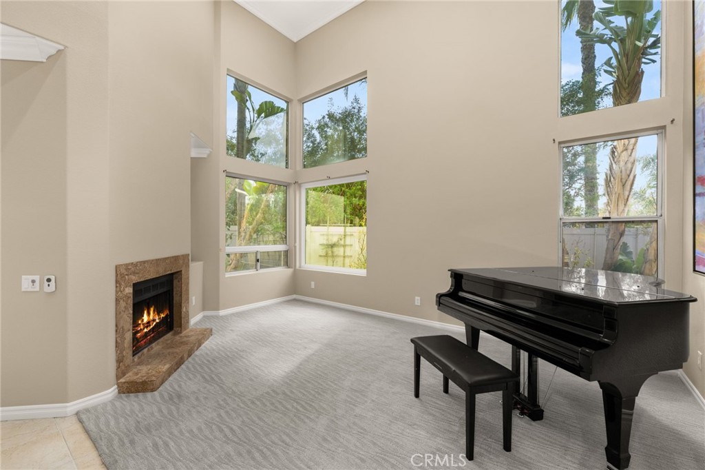 1015 La Salle Circle