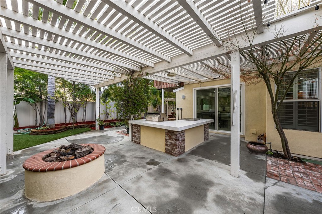 1015 La Salle Circle