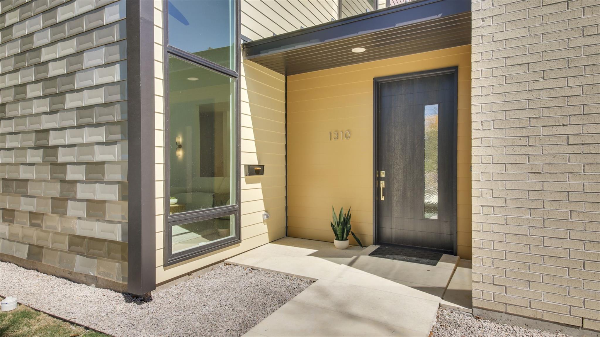 1310 Cullen Ave