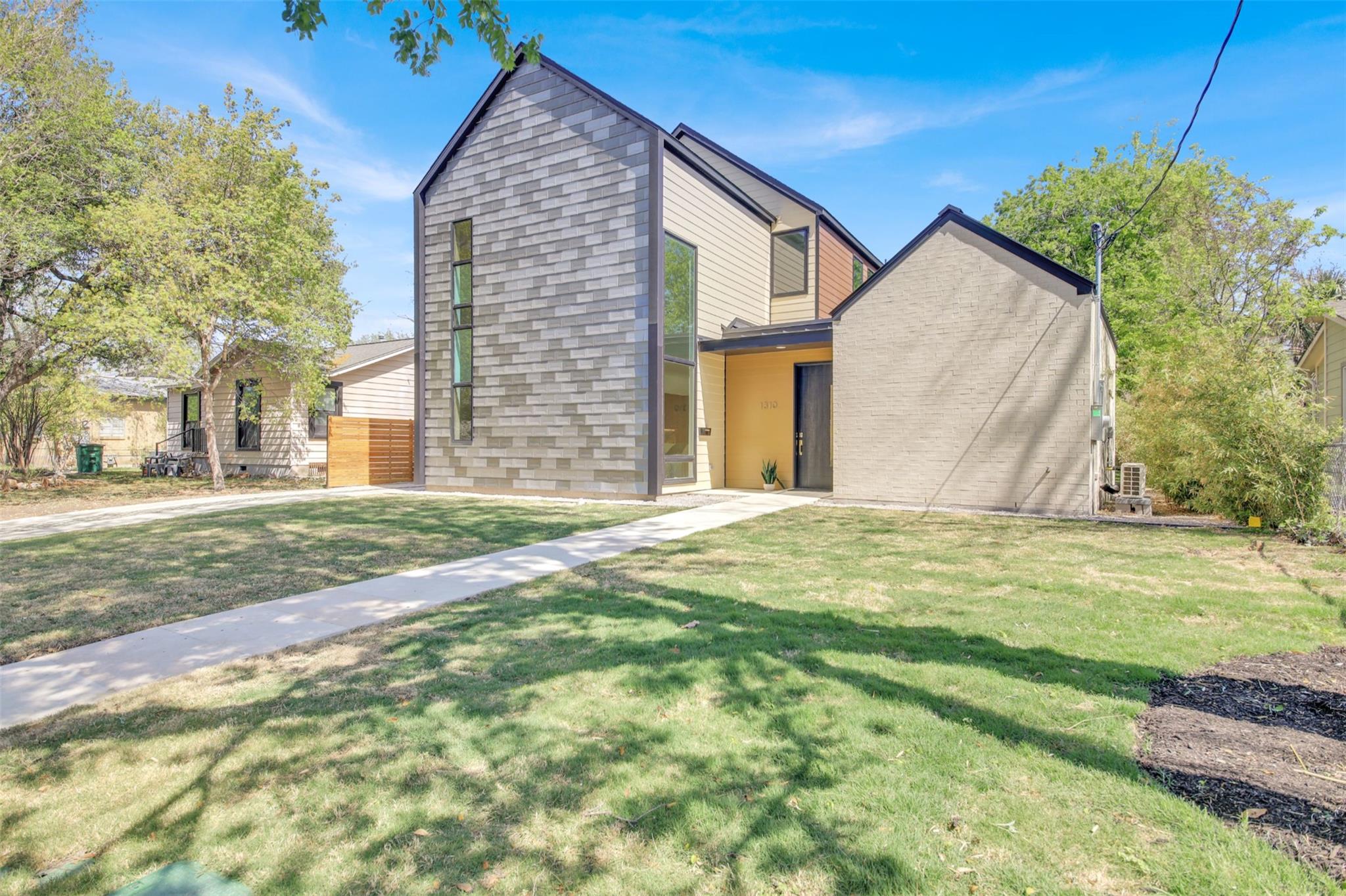 1310 Cullen Ave