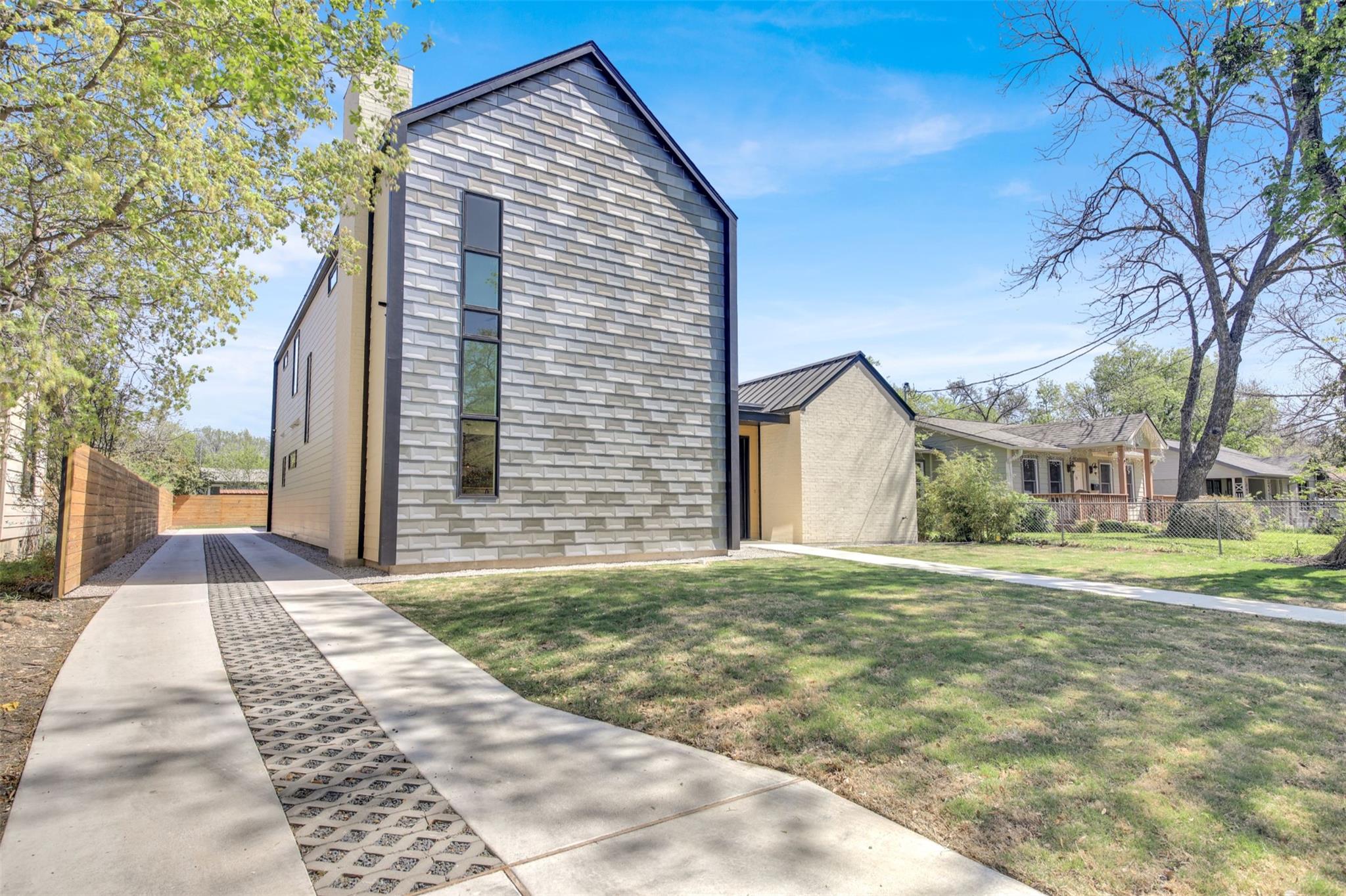 1310 Cullen Ave