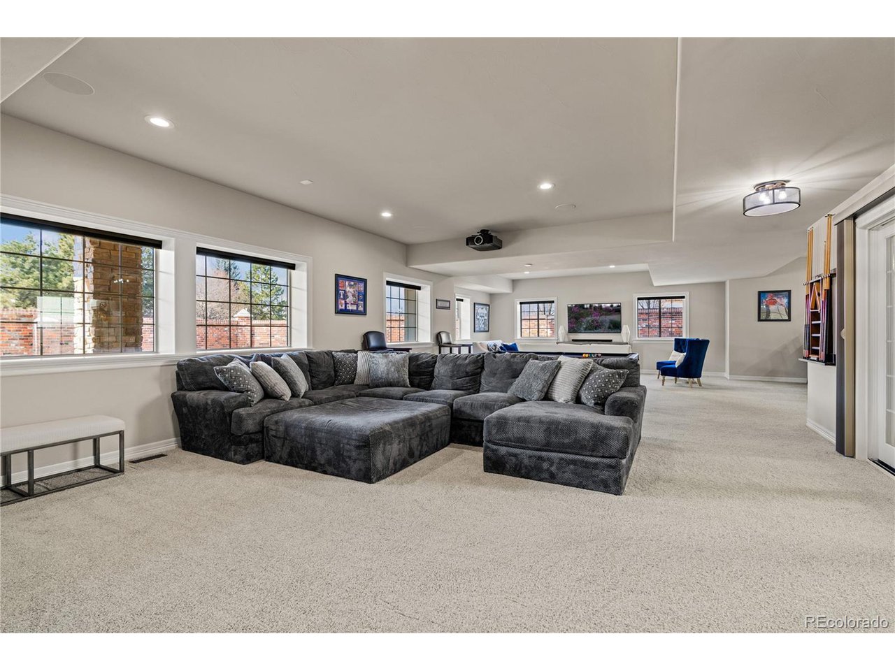 9343 Vista Hill Ln