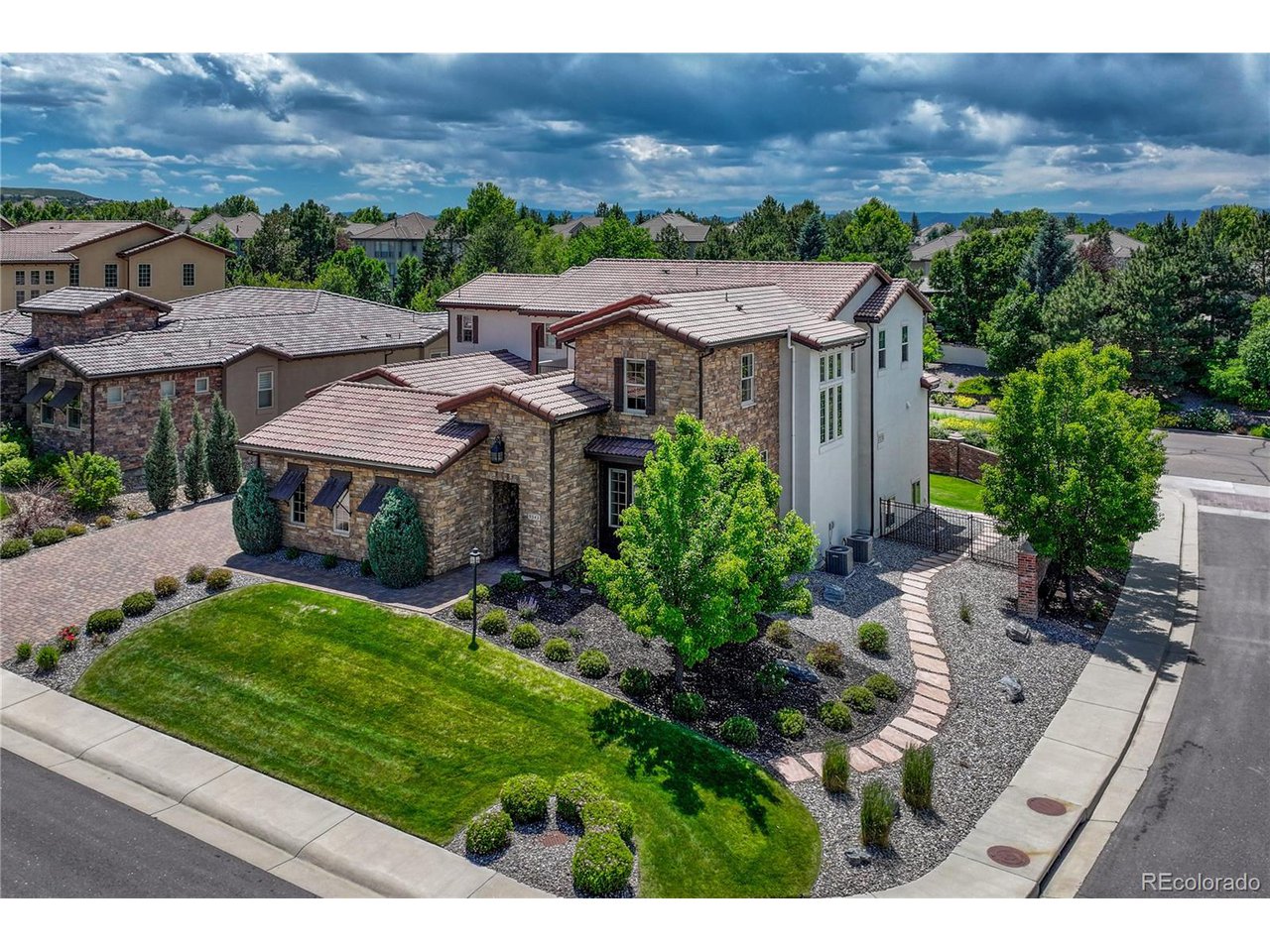 9343 Vista Hill Ln