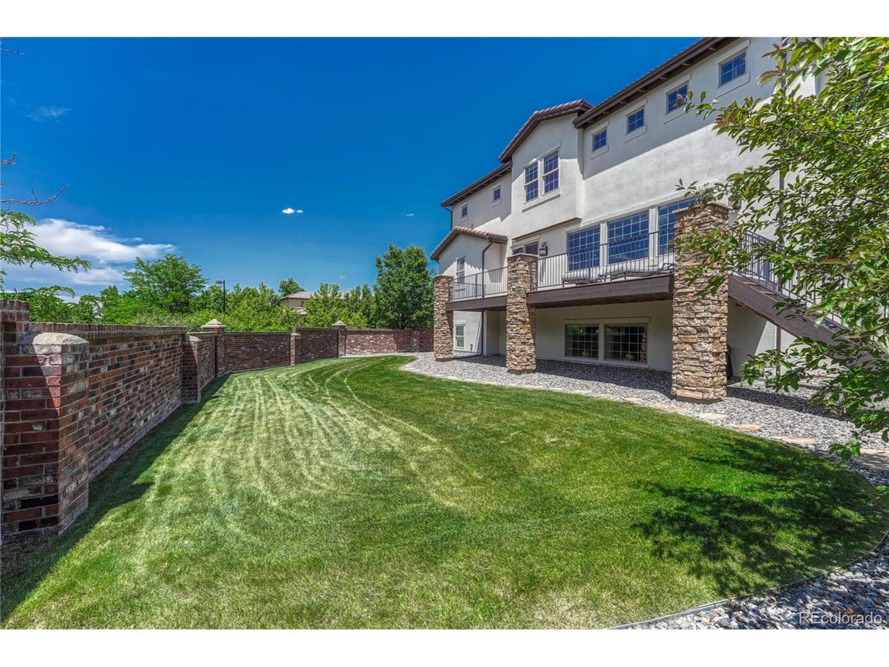9343 Vista Hill Ln