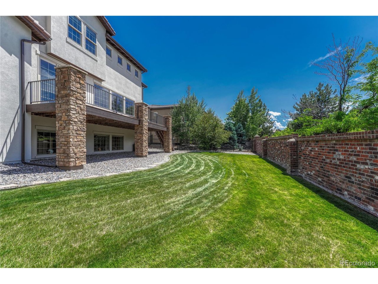 9343 Vista Hill Ln