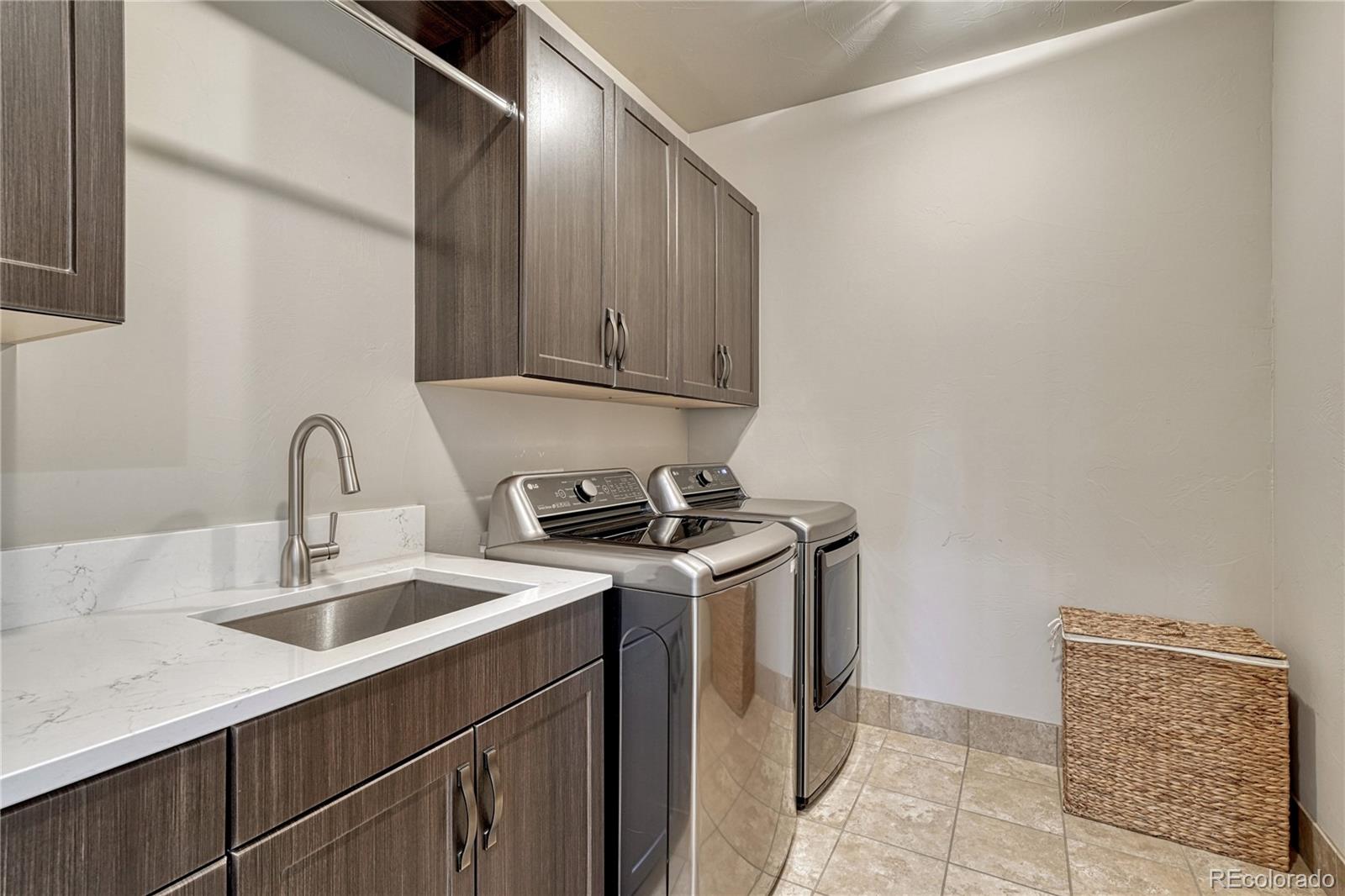 9343 Vista Hill Lane