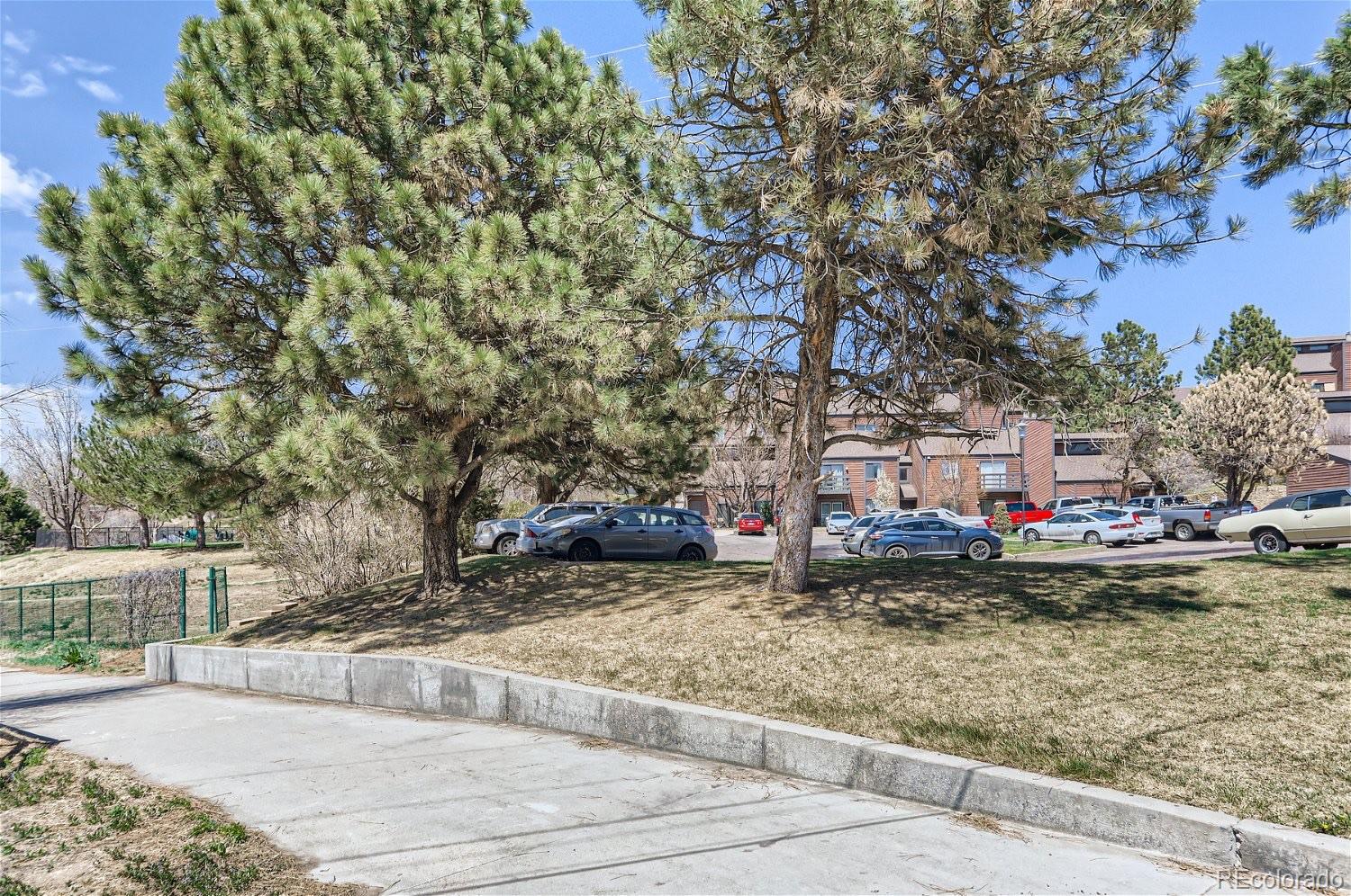 390 W Lehow Avenue