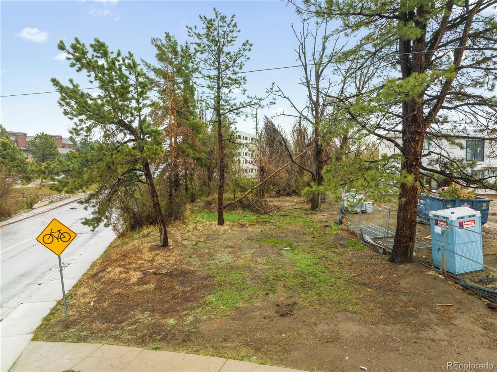 390 W Lehow Avenue
