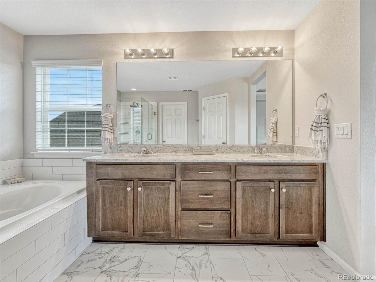 5921 Berry Ridge Way