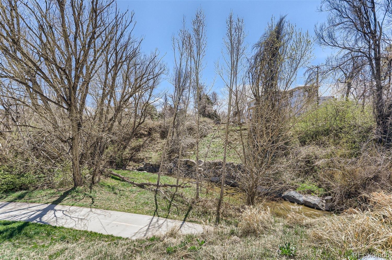 390 W Lehow Avenue