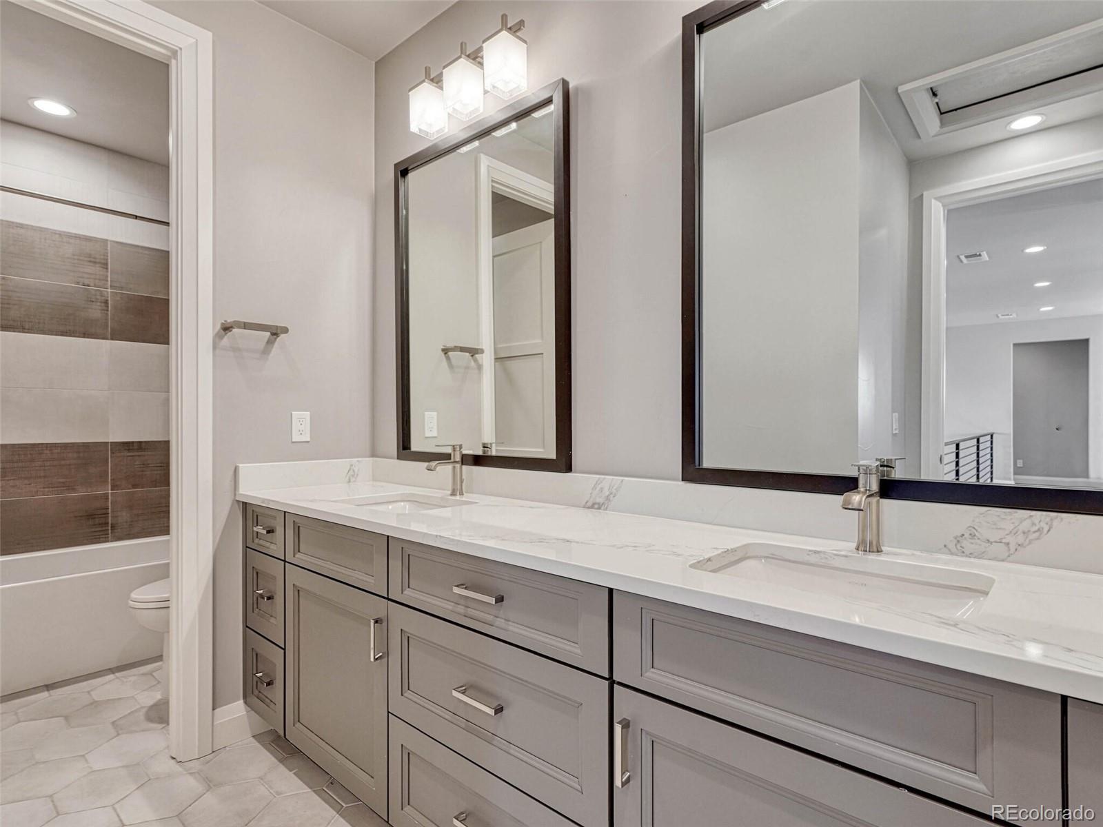 2690 Fox View Trail