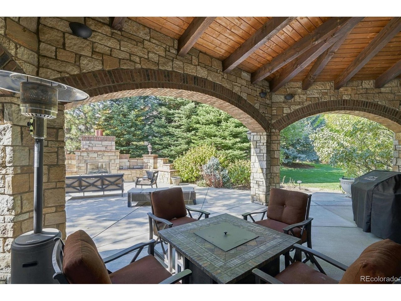 4320 E Linden Cir