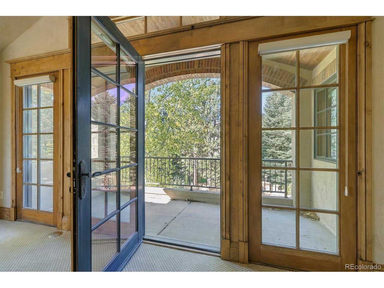 4320 E Linden Cir