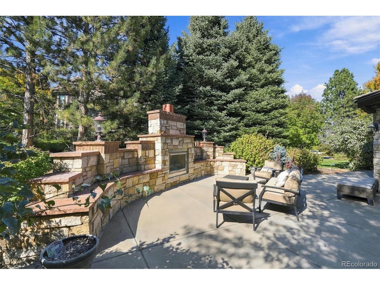 4320 E Linden Cir