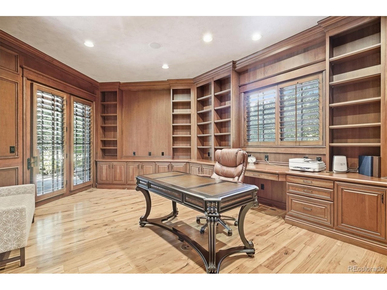 4320 E Linden Cir