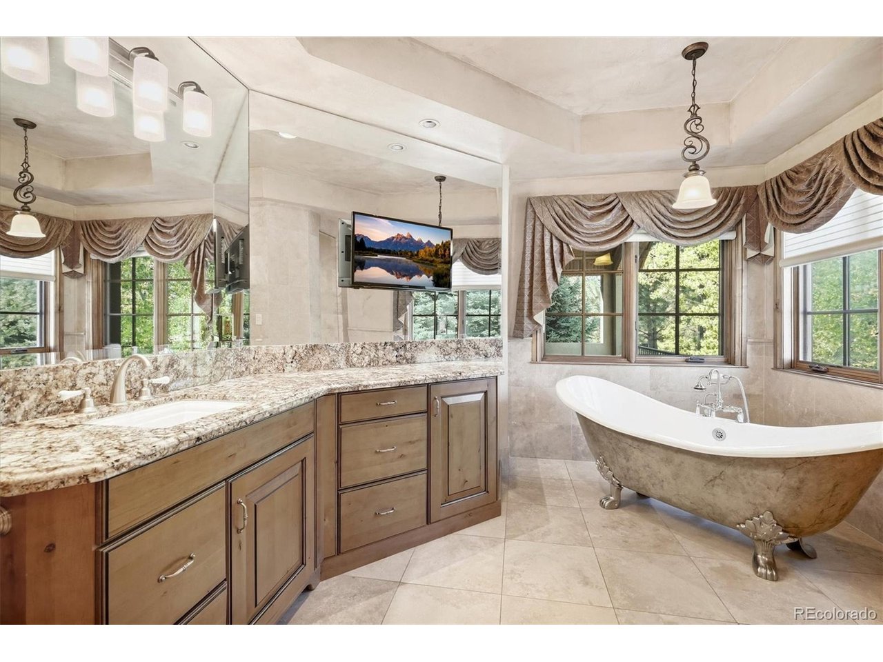 4320 E Linden Cir