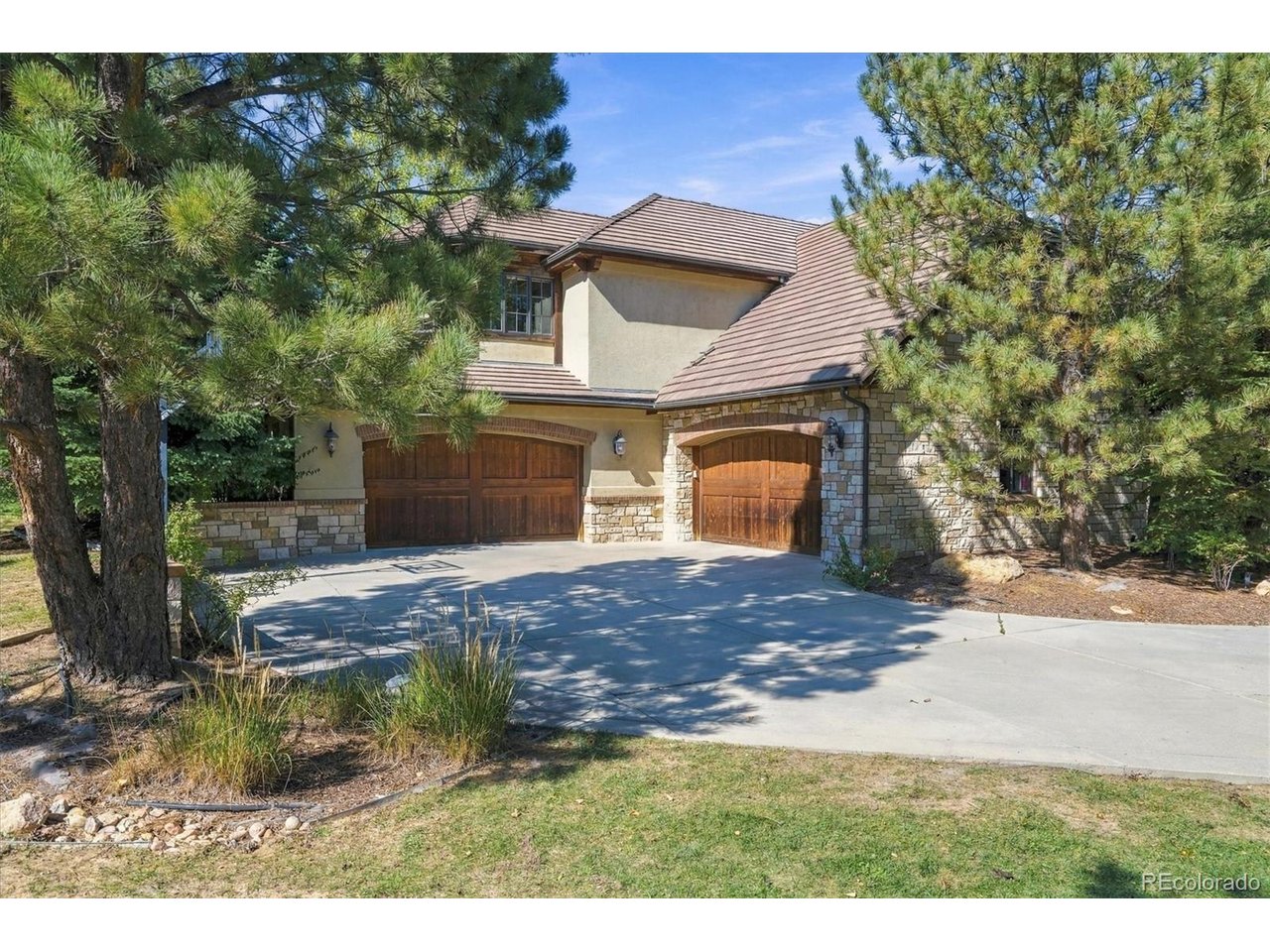 4320 E Linden Cir