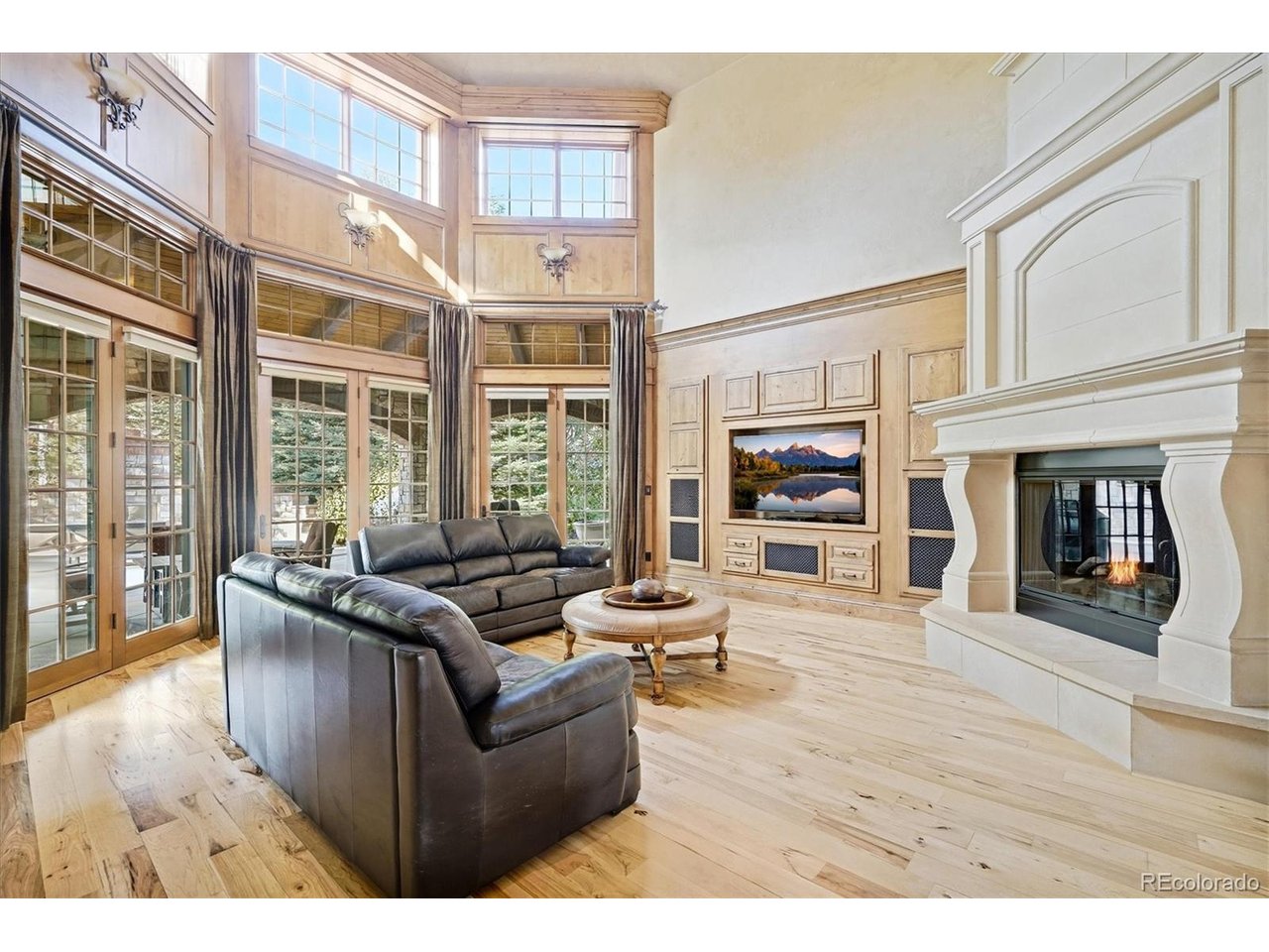 4320 E Linden Cir