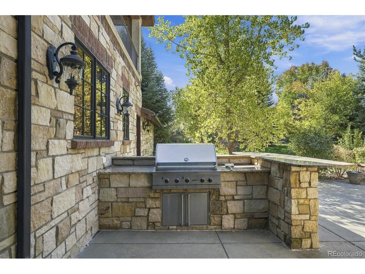 4320 E Linden Cir