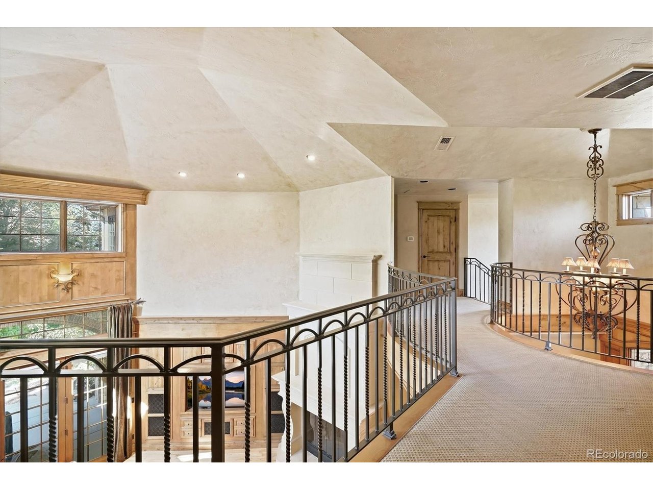 4320 E Linden Cir