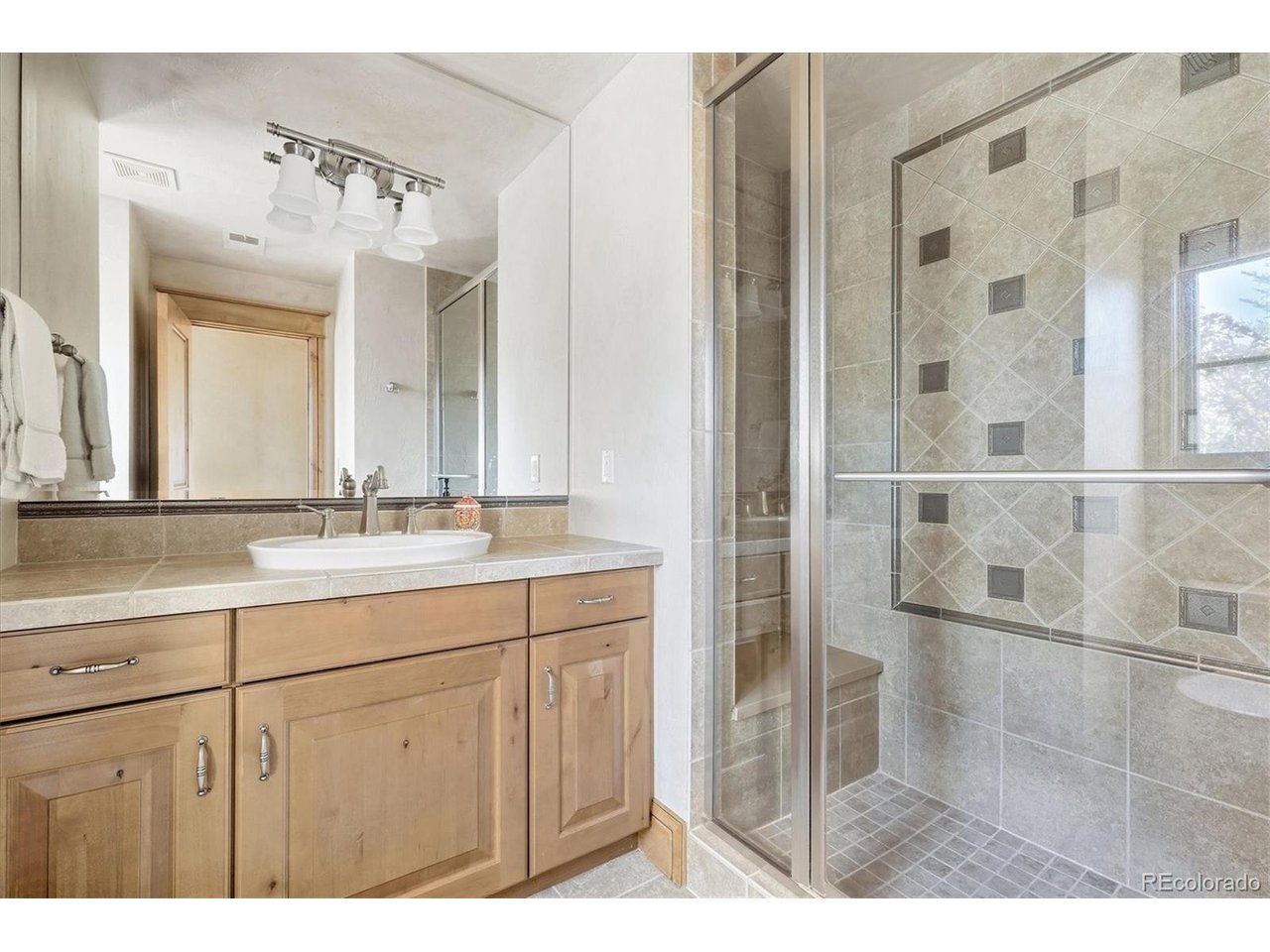 4320 E Linden Cir