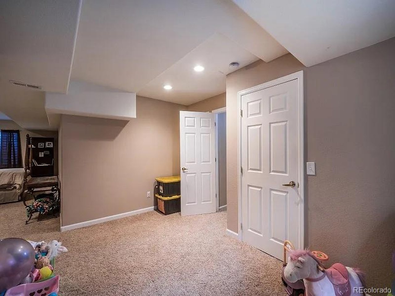7053 Leopard Dr