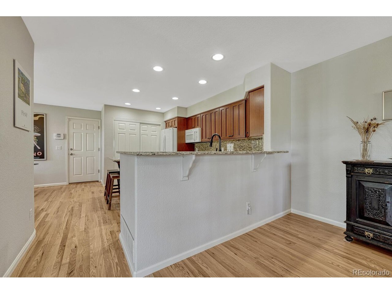 9445 Southern Hills Cir