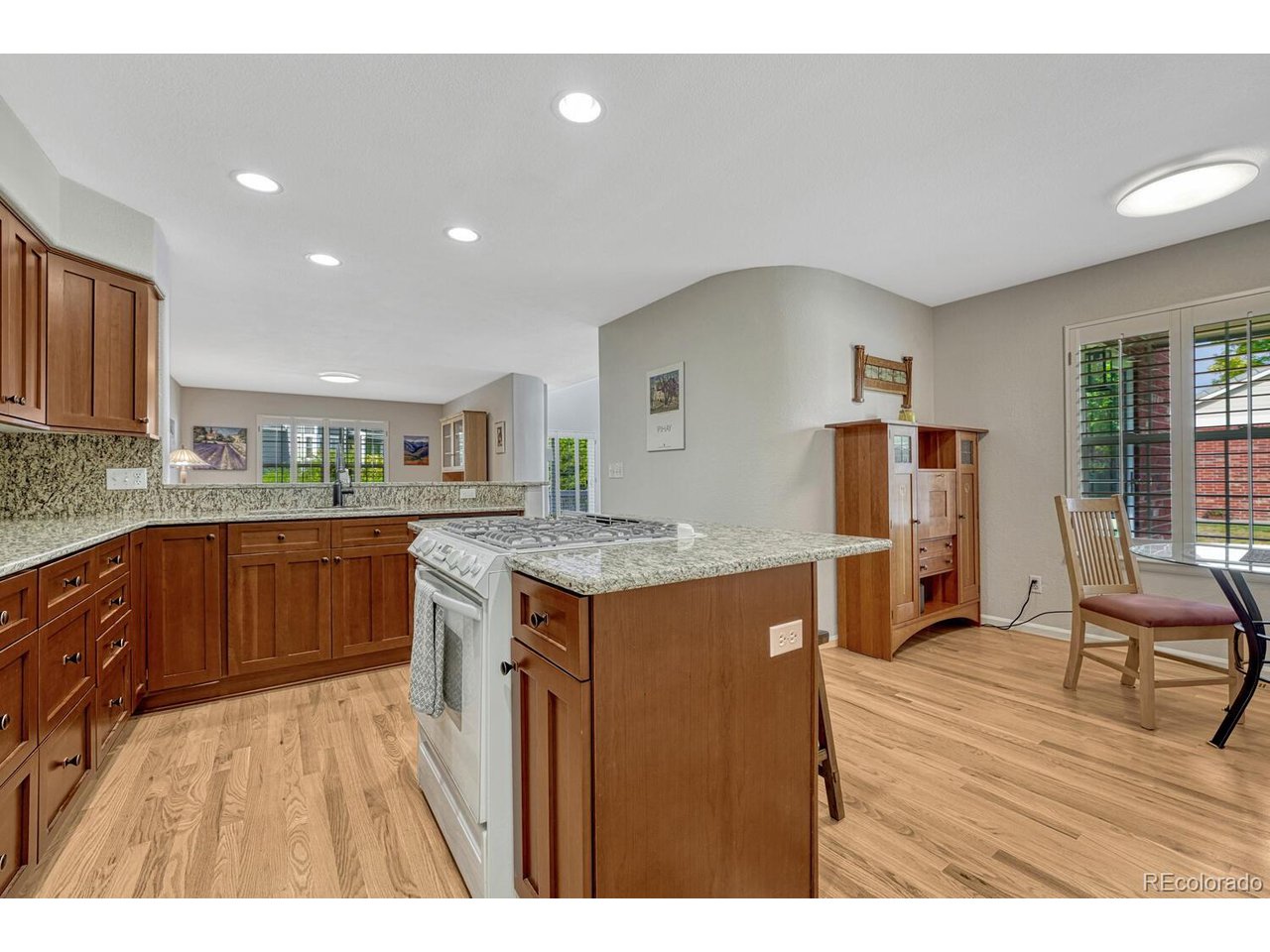 9445 Southern Hills Cir