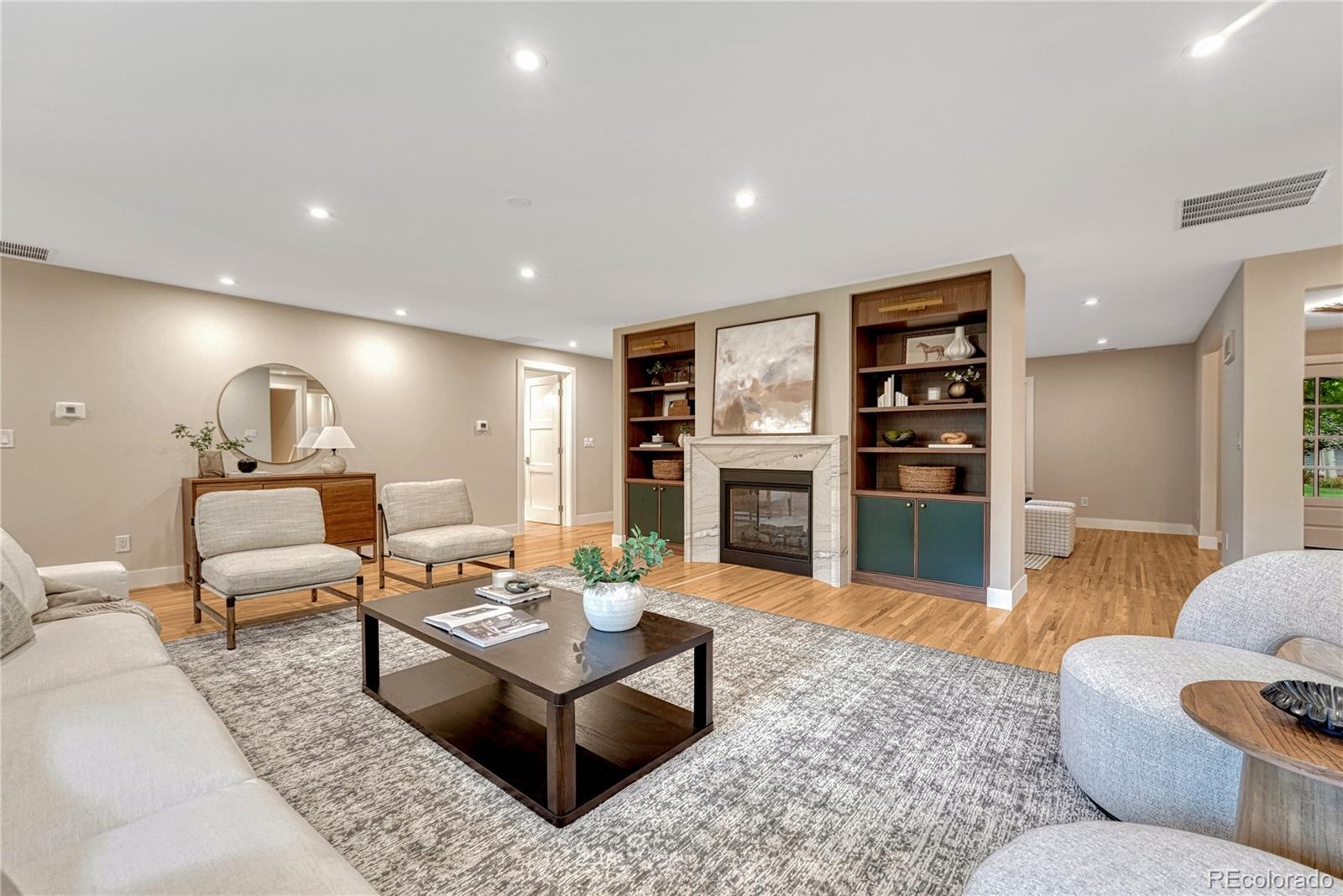 3080 E Flora