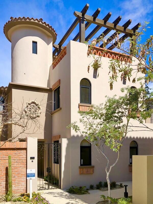 2 BED Lux Condo with Roofdeck