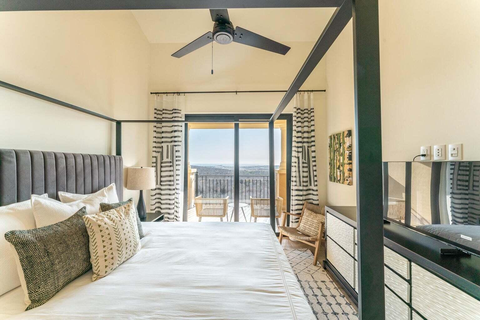 3 BD Condo Golf, Sunset, Ocean