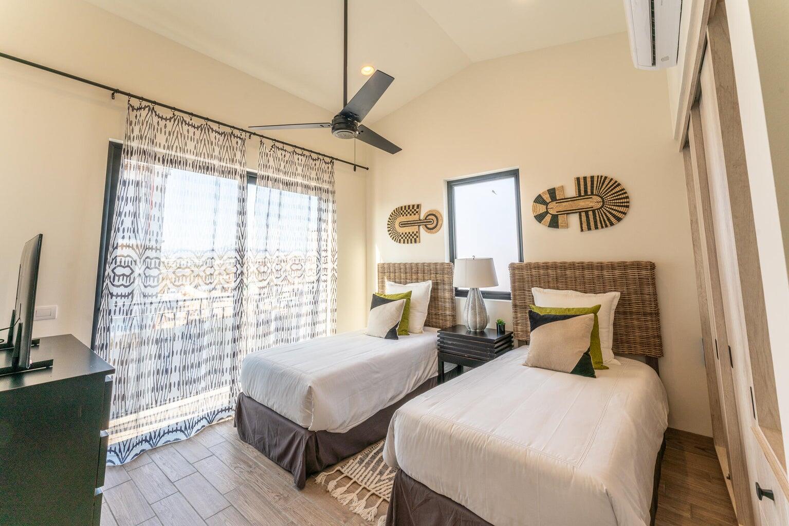 3 BD Condo Golf, Sunset, Ocean