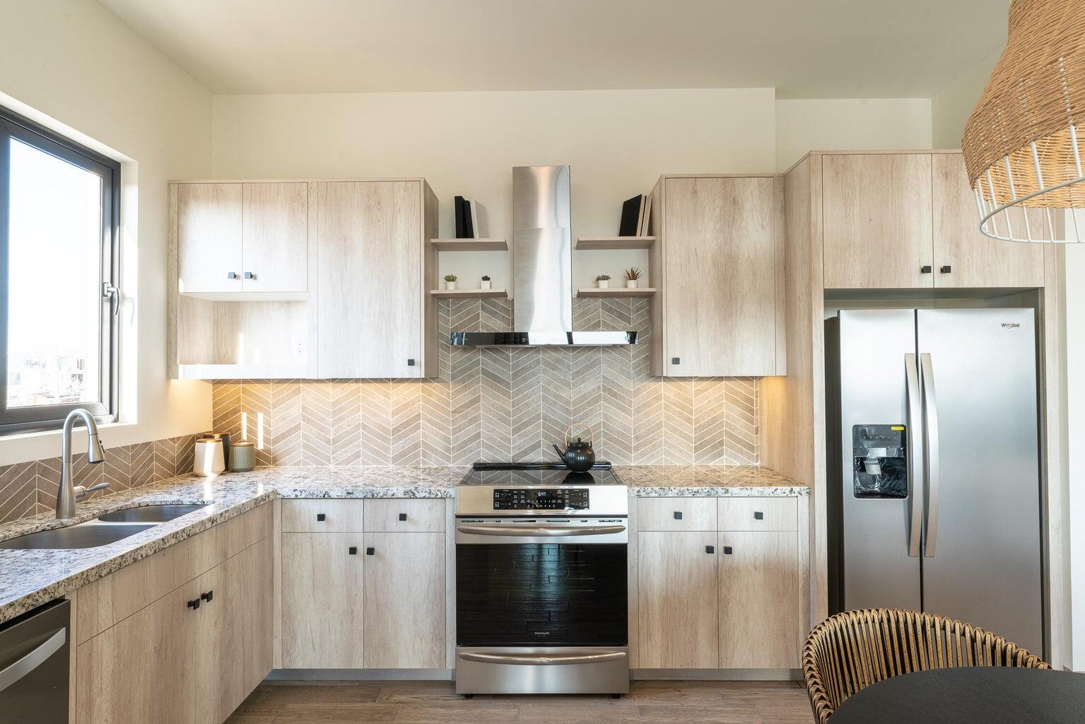 3 BD Condo Golf, Sunset, Ocean