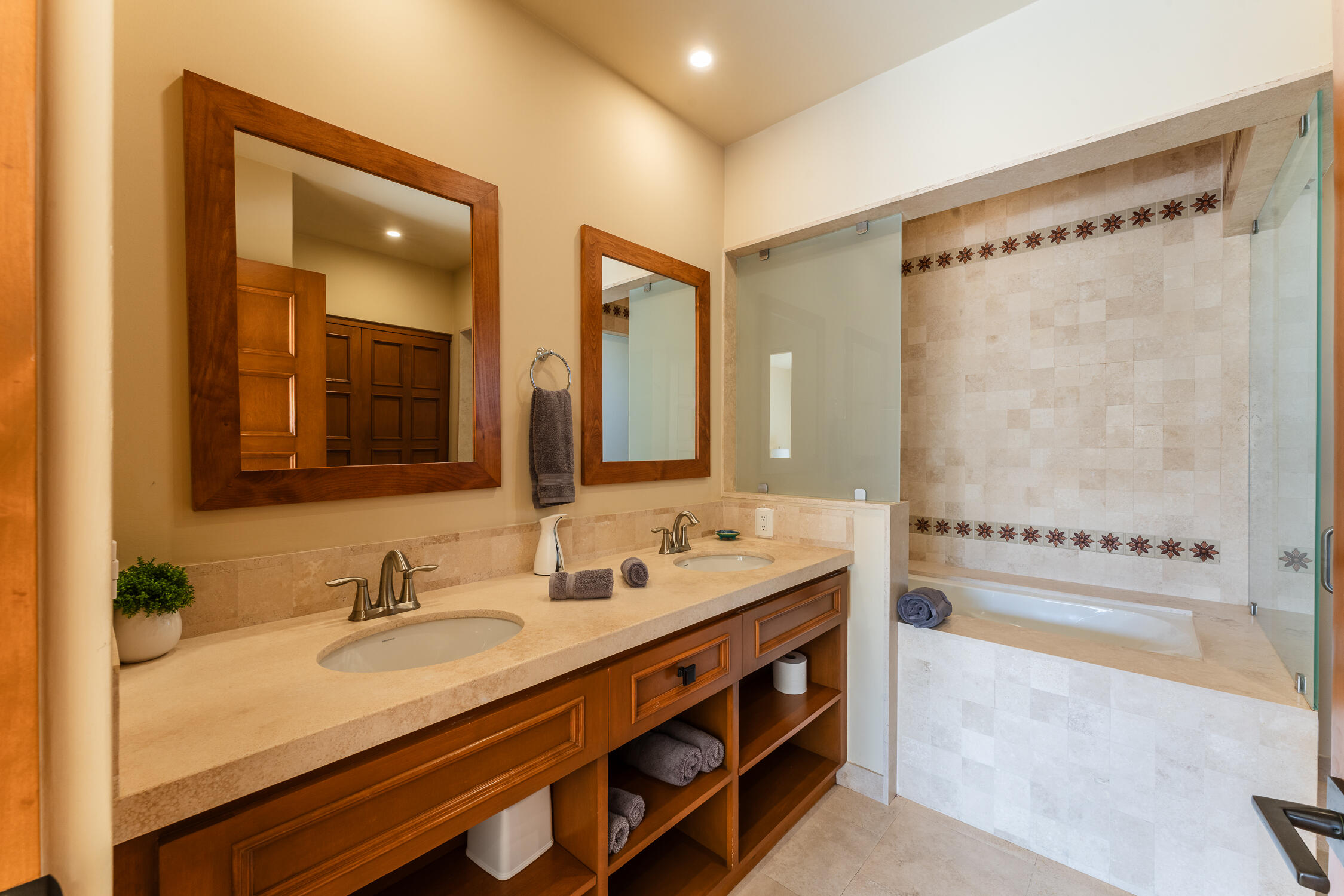 Casa del Pescador Corner Lot