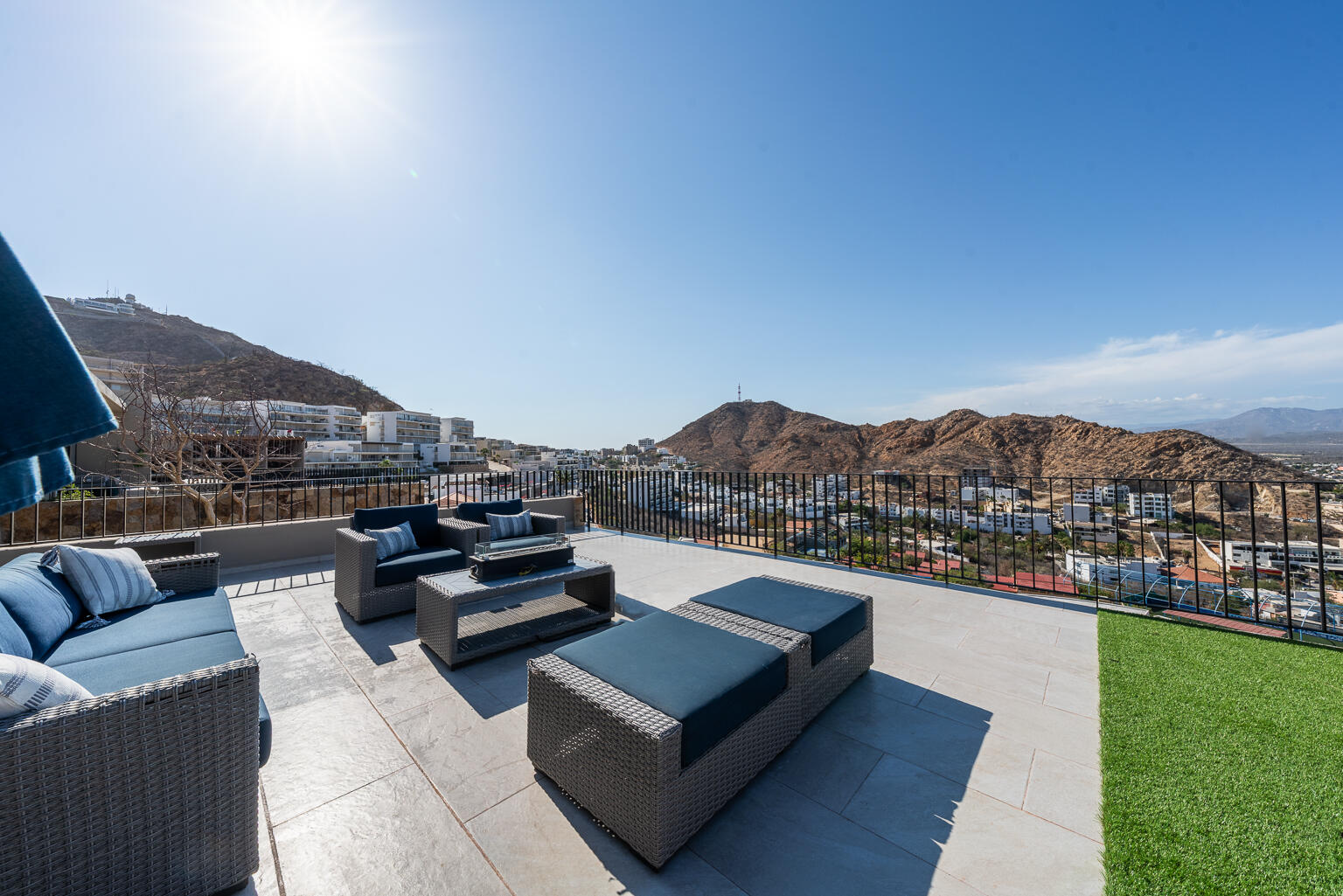 PH w. Big Terrace & Ocean View