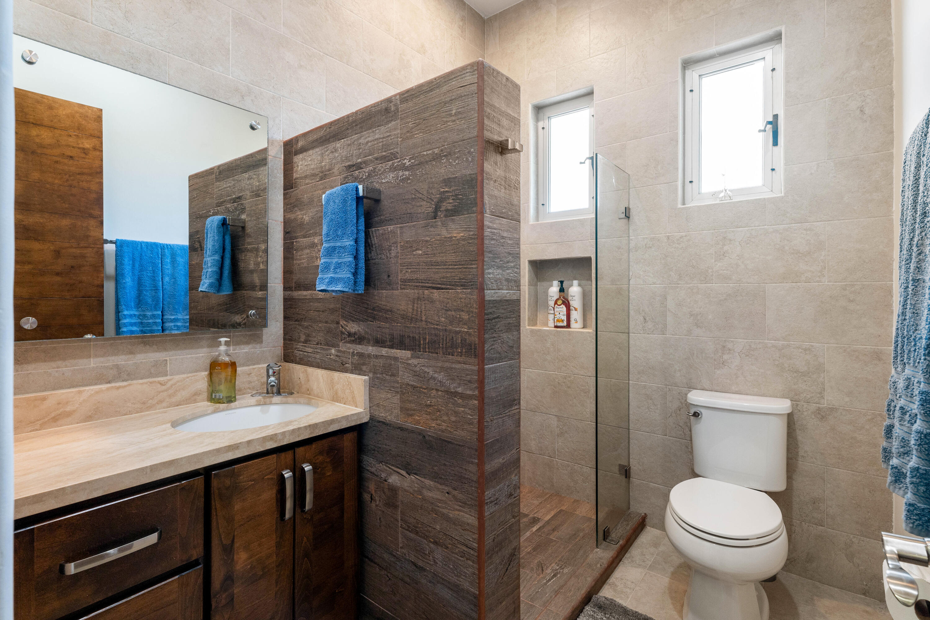 Camino Viejo Condominiums, Walk to Beach 2 Bdm Condo Pool