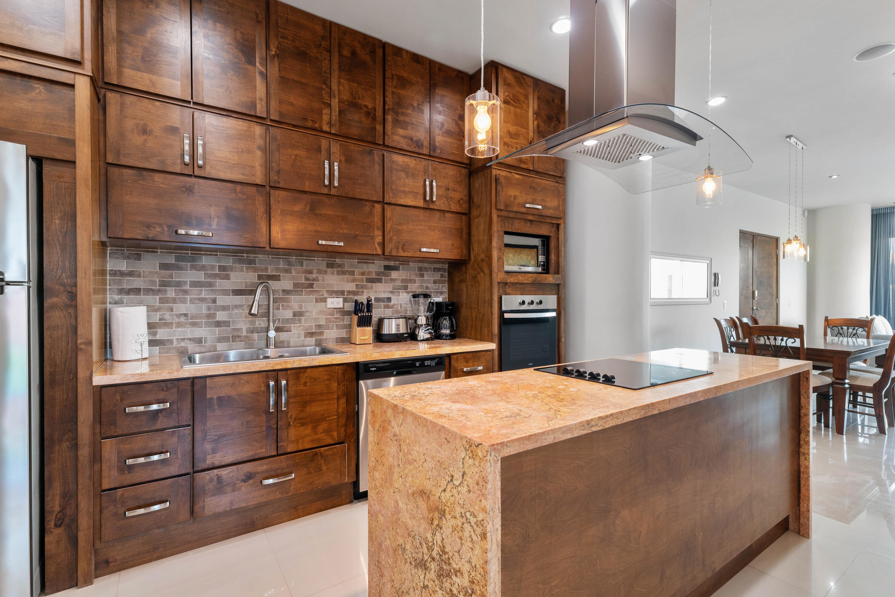 Camino Viejo Condominiums, Walk to Beach 2 Bdm Condo Pool