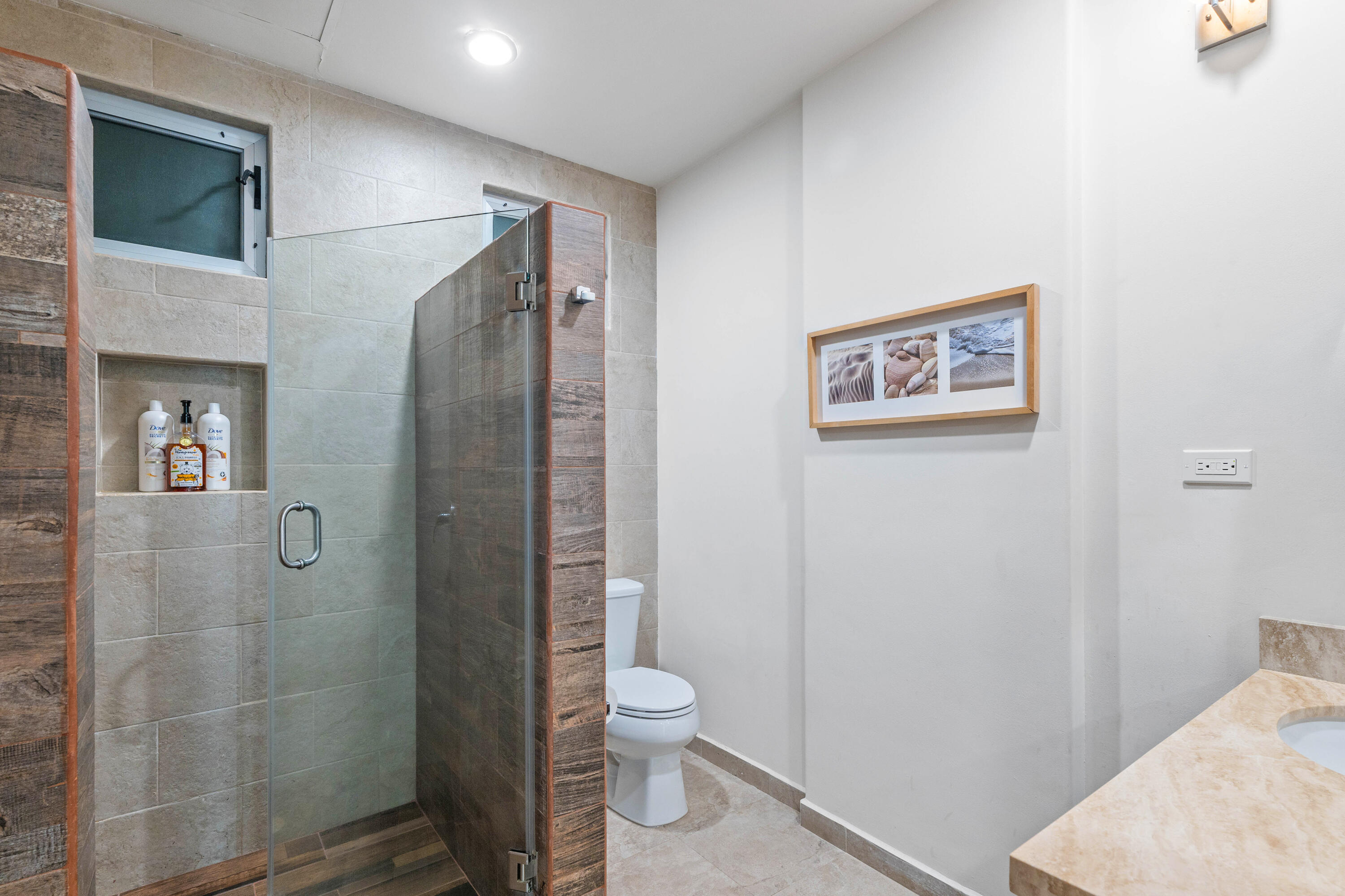 Camino Viejo Condominiums, Walk to Beach 2 Bdm Condo Pool