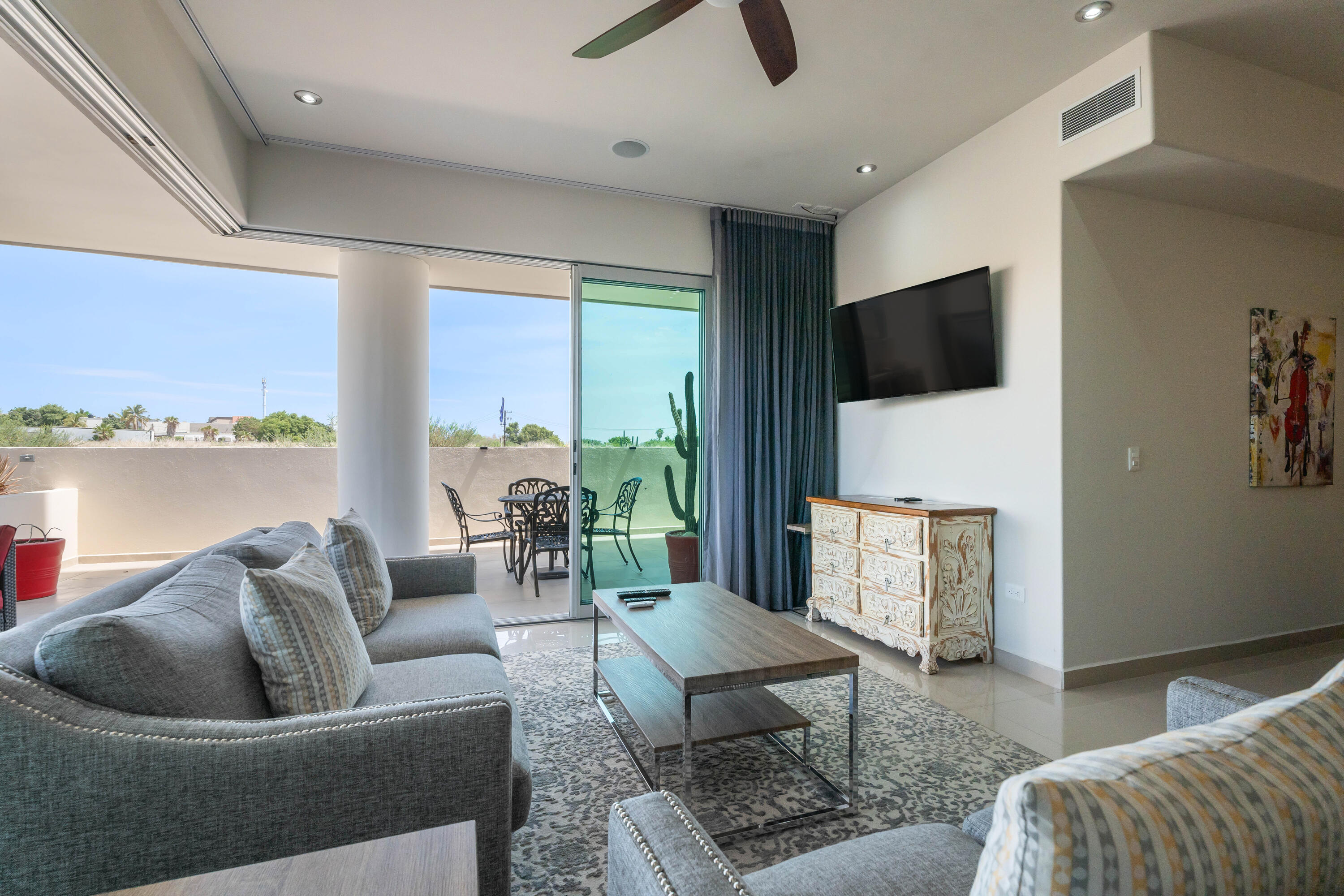 Camino Viejo Condominiums, Walk to Beach 2 Bdm Condo Pool