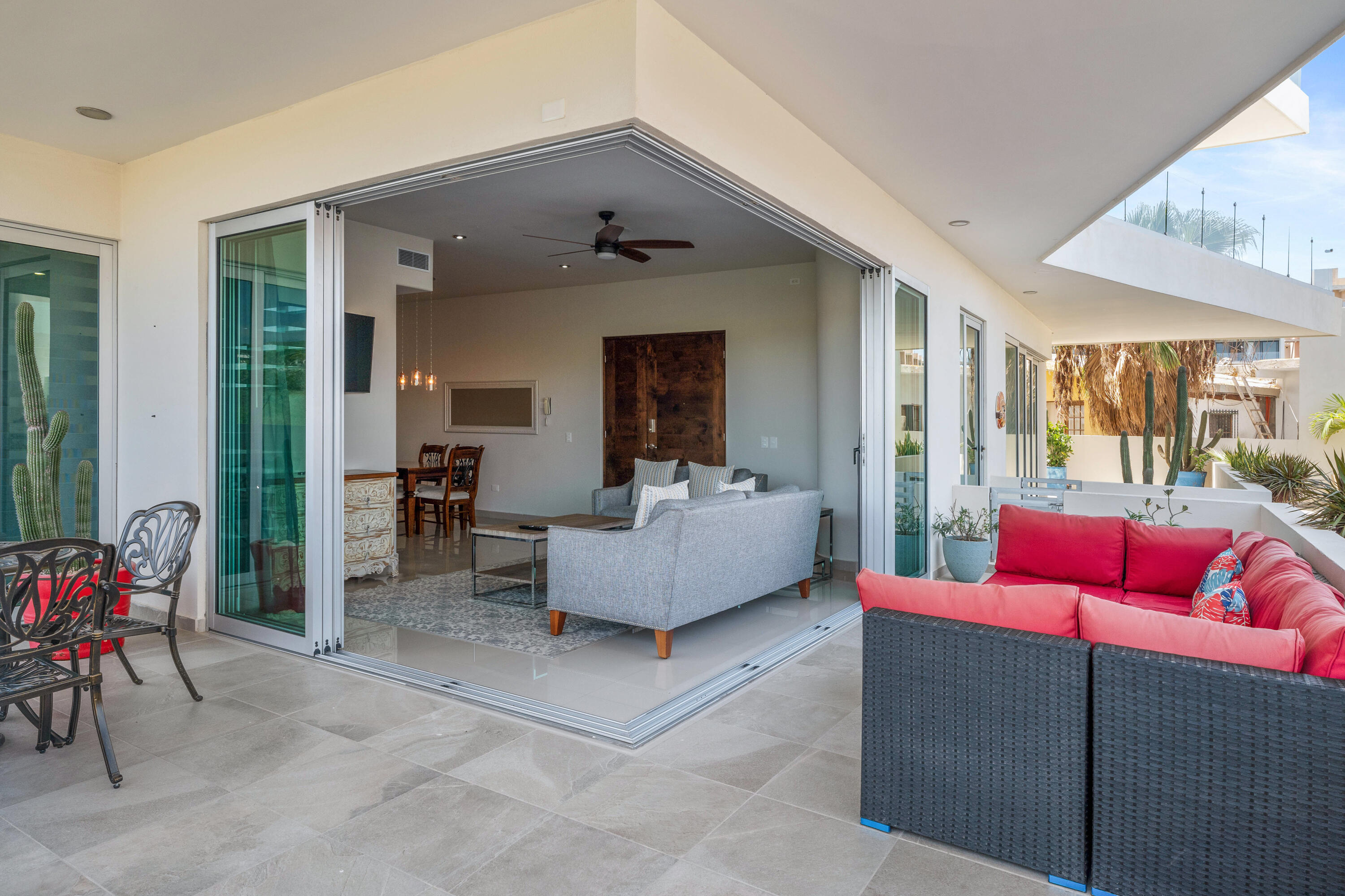 Camino Viejo Condominiums, Walk to Beach 2 Bdm Condo Pool