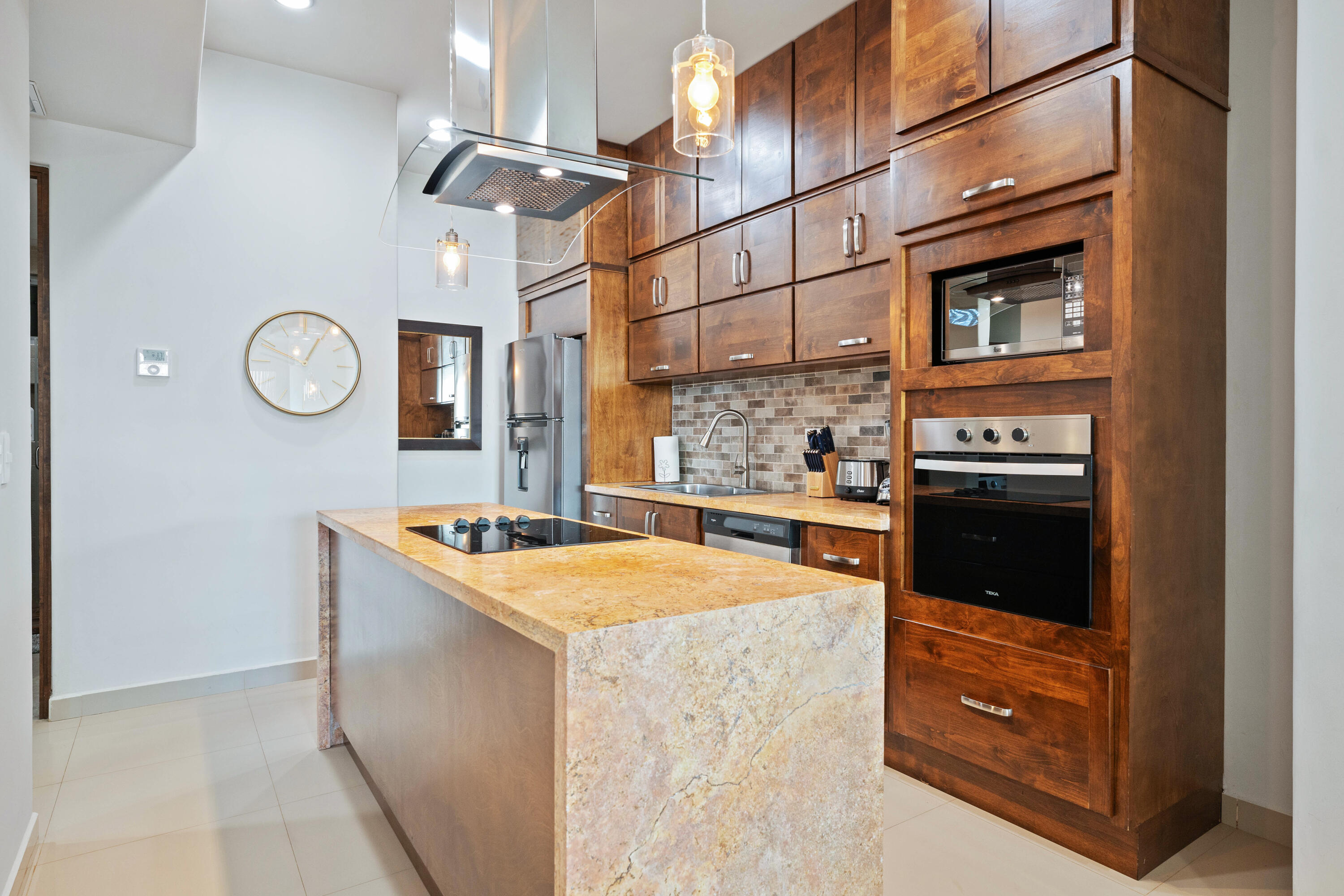 Camino Viejo Condominiums, Walk to Beach 2 Bdm Condo Pool