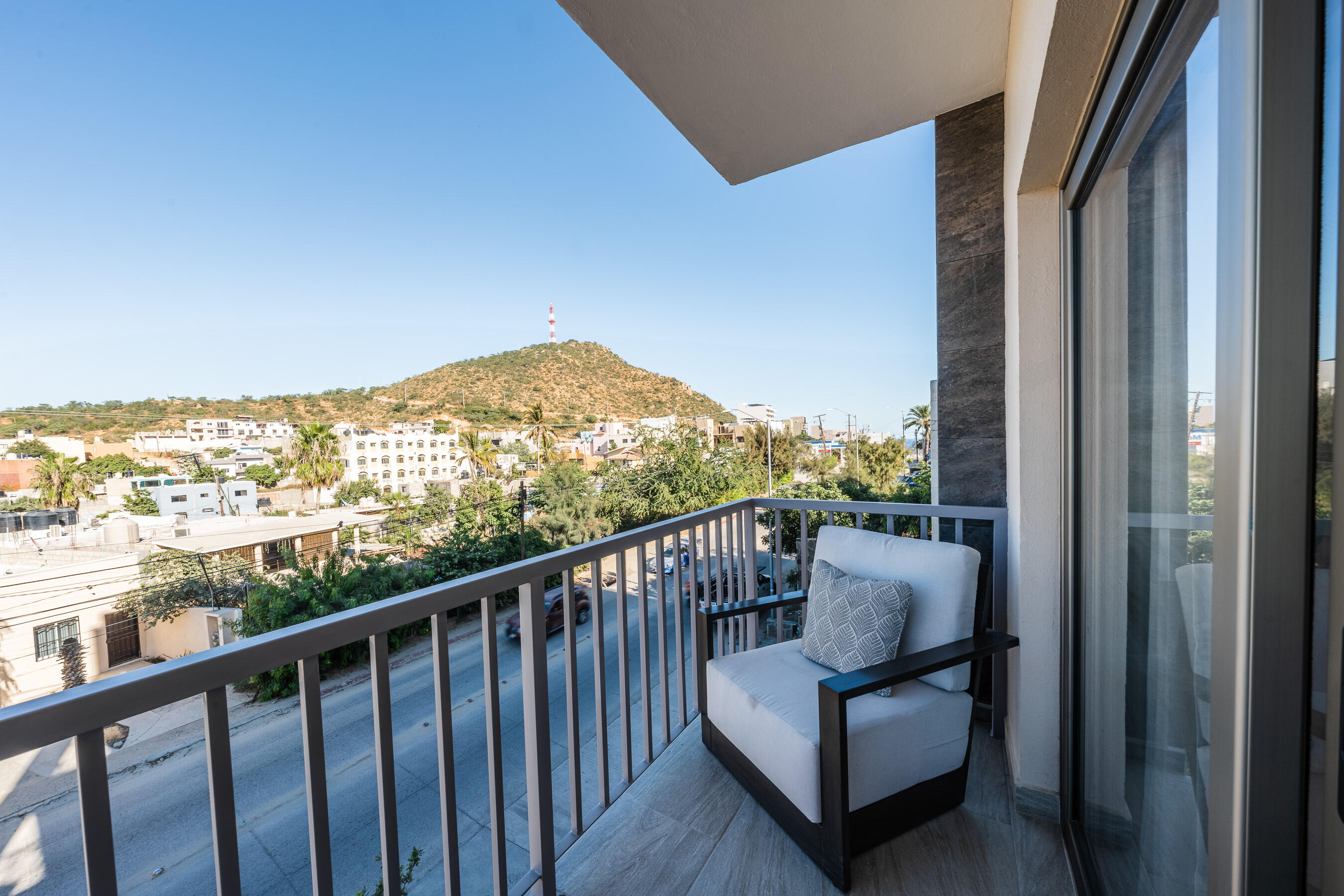 1107 Beautifully Furnished 2 Bdrm, Costa Mare