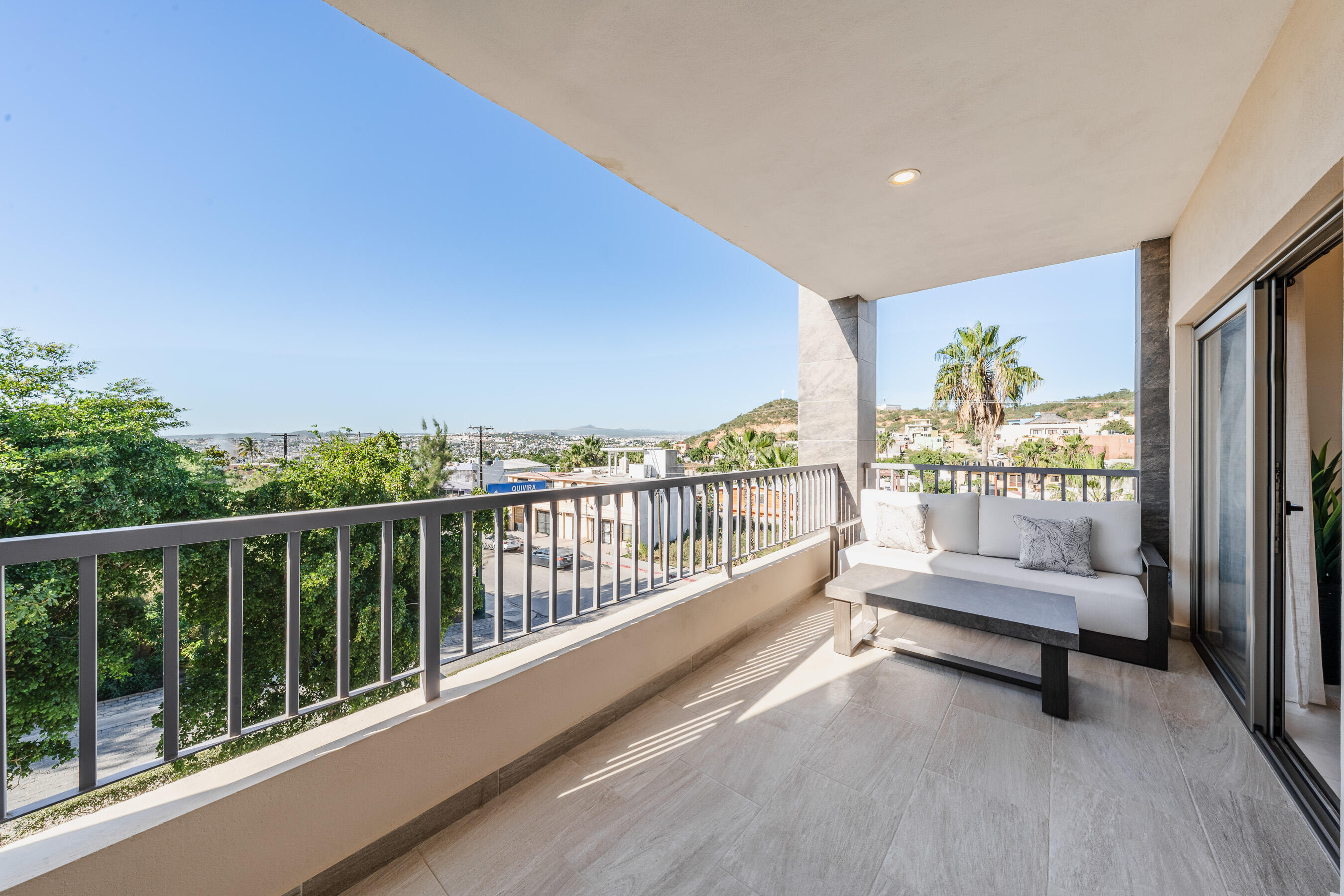 1107 Beautifully Furnished 2 Bdrm, Costa Mare