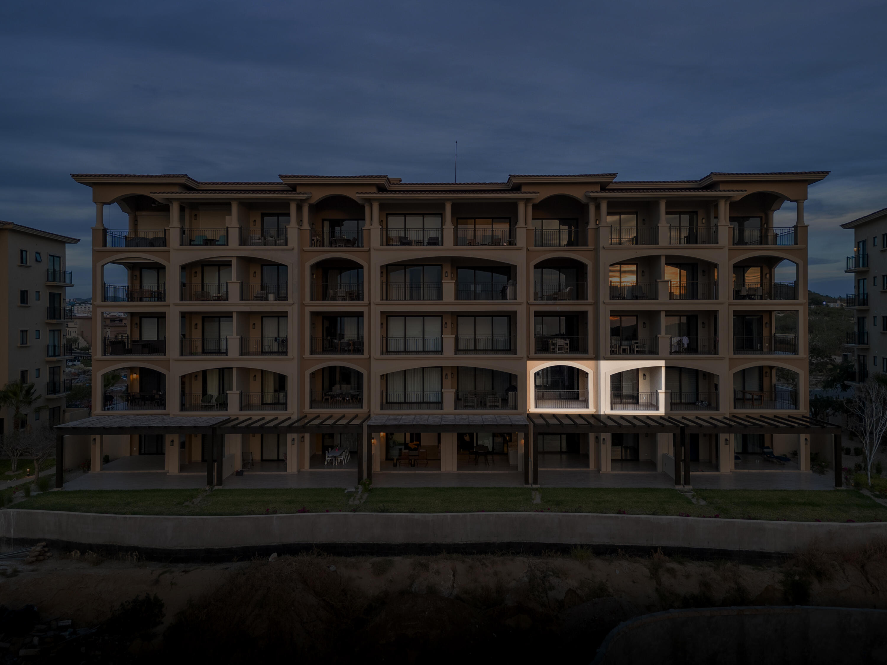 Golf Ocean Sunset View 2 BED