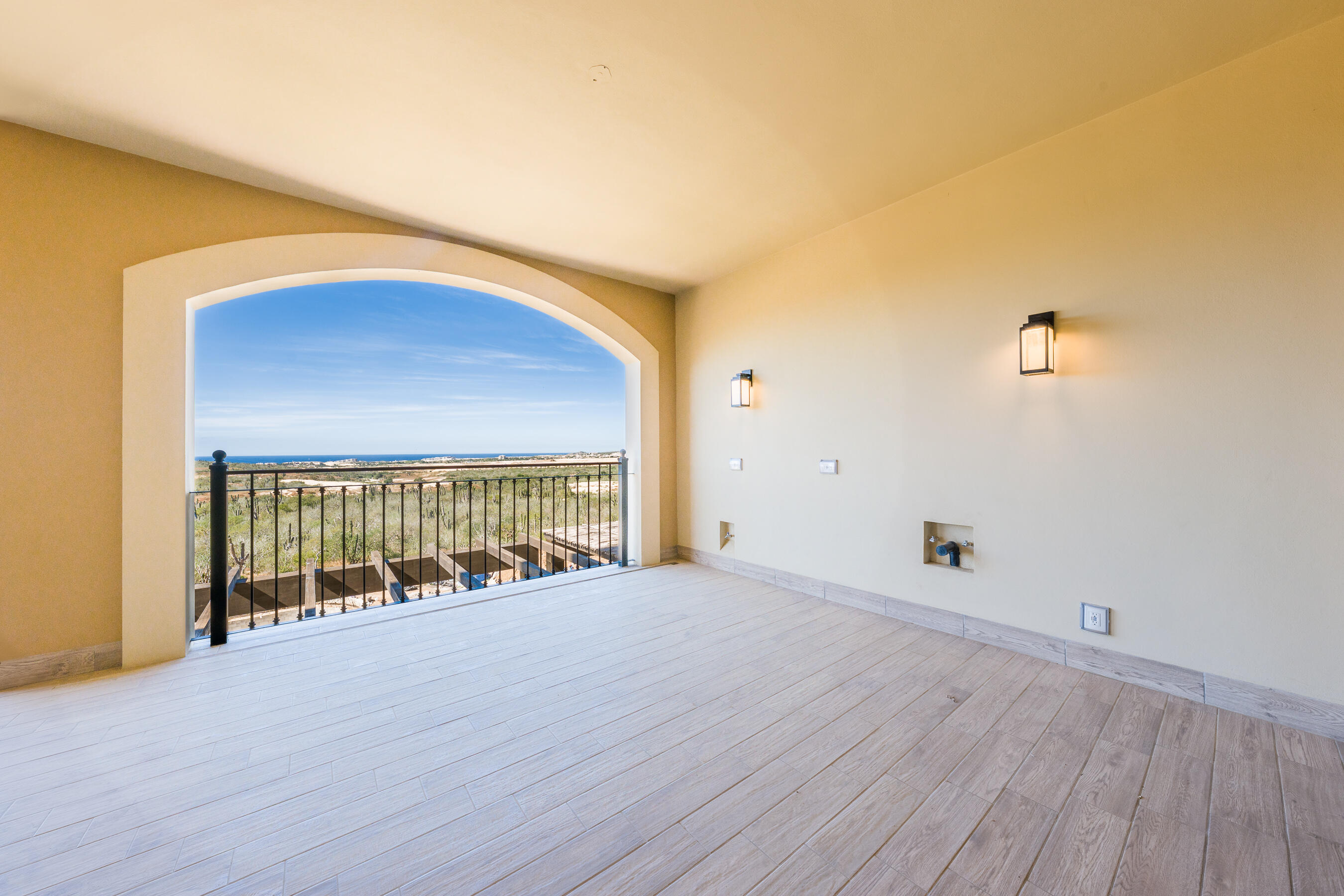 Golf Ocean Sunset View 2 BED